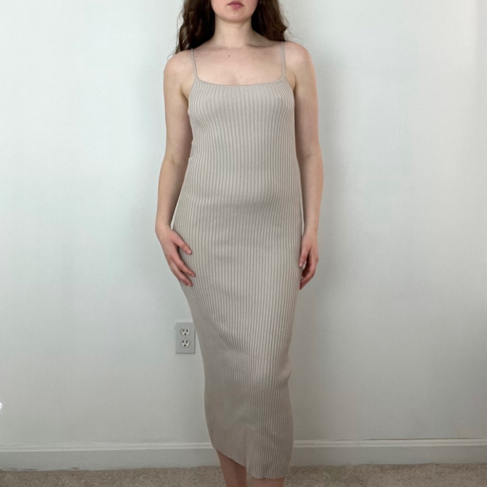 H&M Taupe Bodycon Dress 🌟🫶🏻